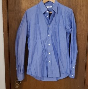 Blue men's long-sleeved button-down Uniqlo shirt, size small